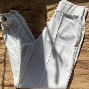 New York style white joggers with heel cuffs